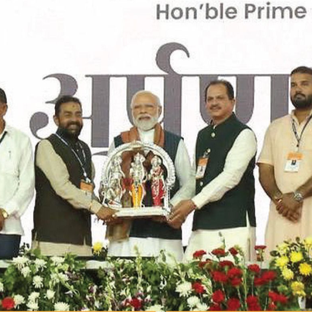 NEW RAM DARBAR  Idol in Sterling Silver — Handcrafted Divine Masterpiece for Puja & Collectors. ( H 33 CMS)