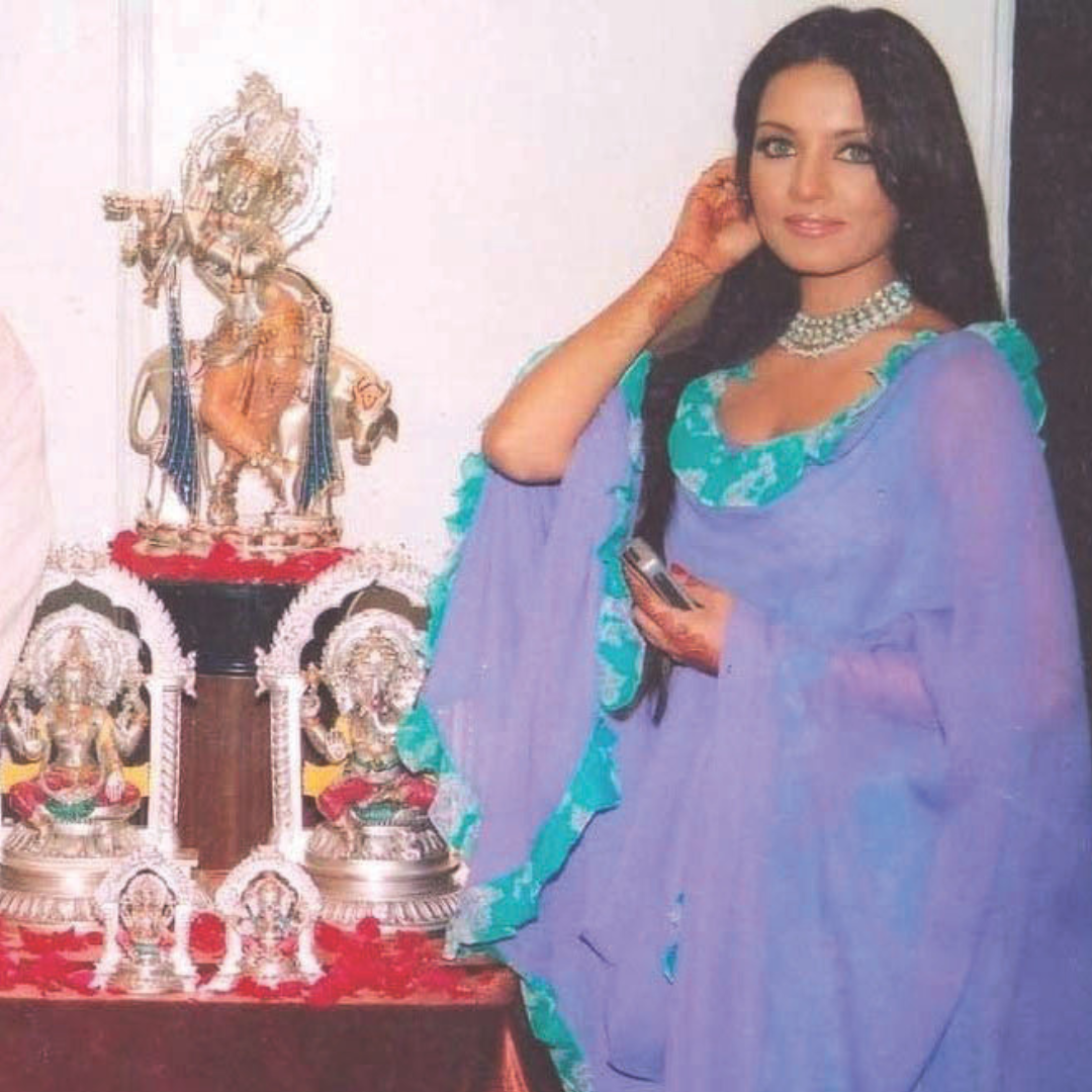 Krishna Amber Idol – Elegant Amber-Toned Lord Krishna Statue for Home Puja & Decor (55 cm)