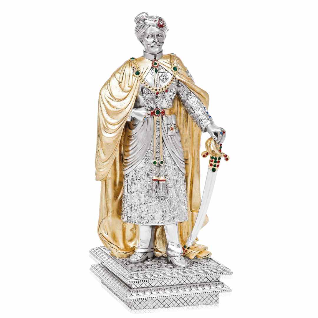 King Statue – Regal Royalty Figurine for Home & Office Decor (38 cm)