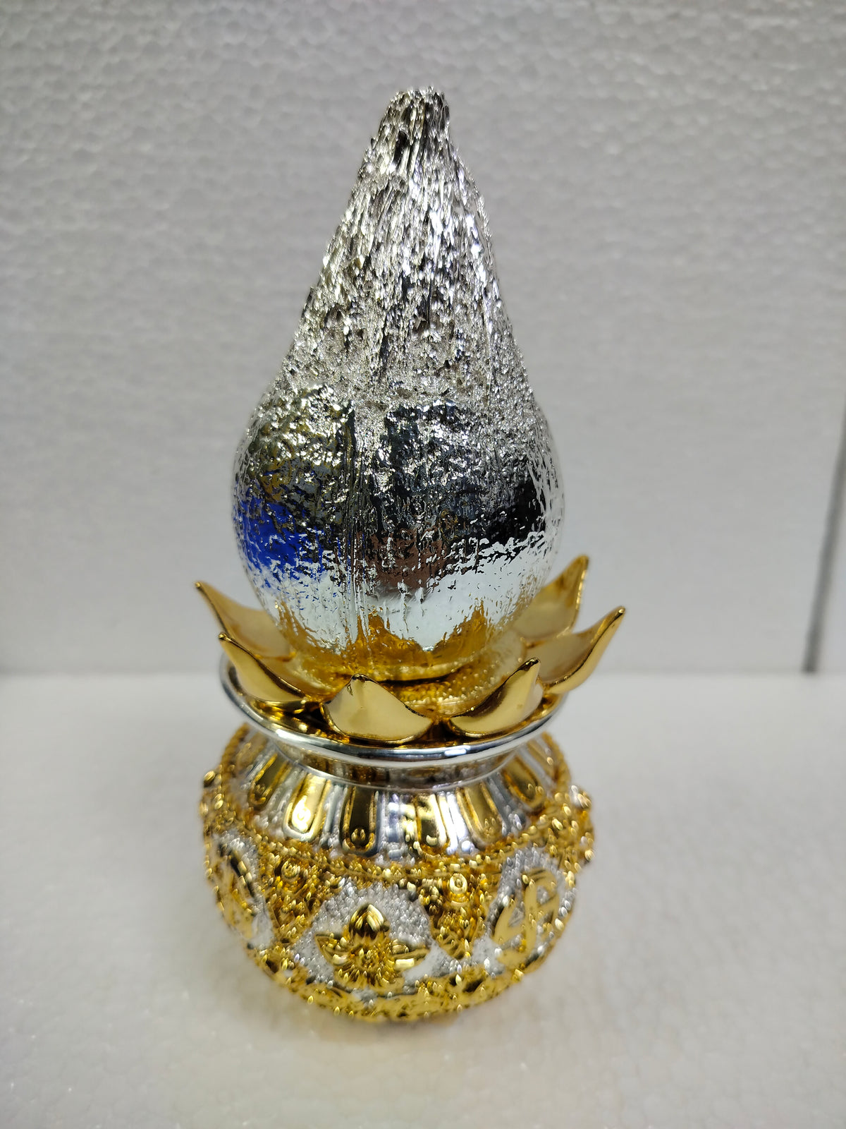 Coconut Kalash Statue – Brass Finish Pooja Kalash Idol for Prosperity & Auspicious Rituals